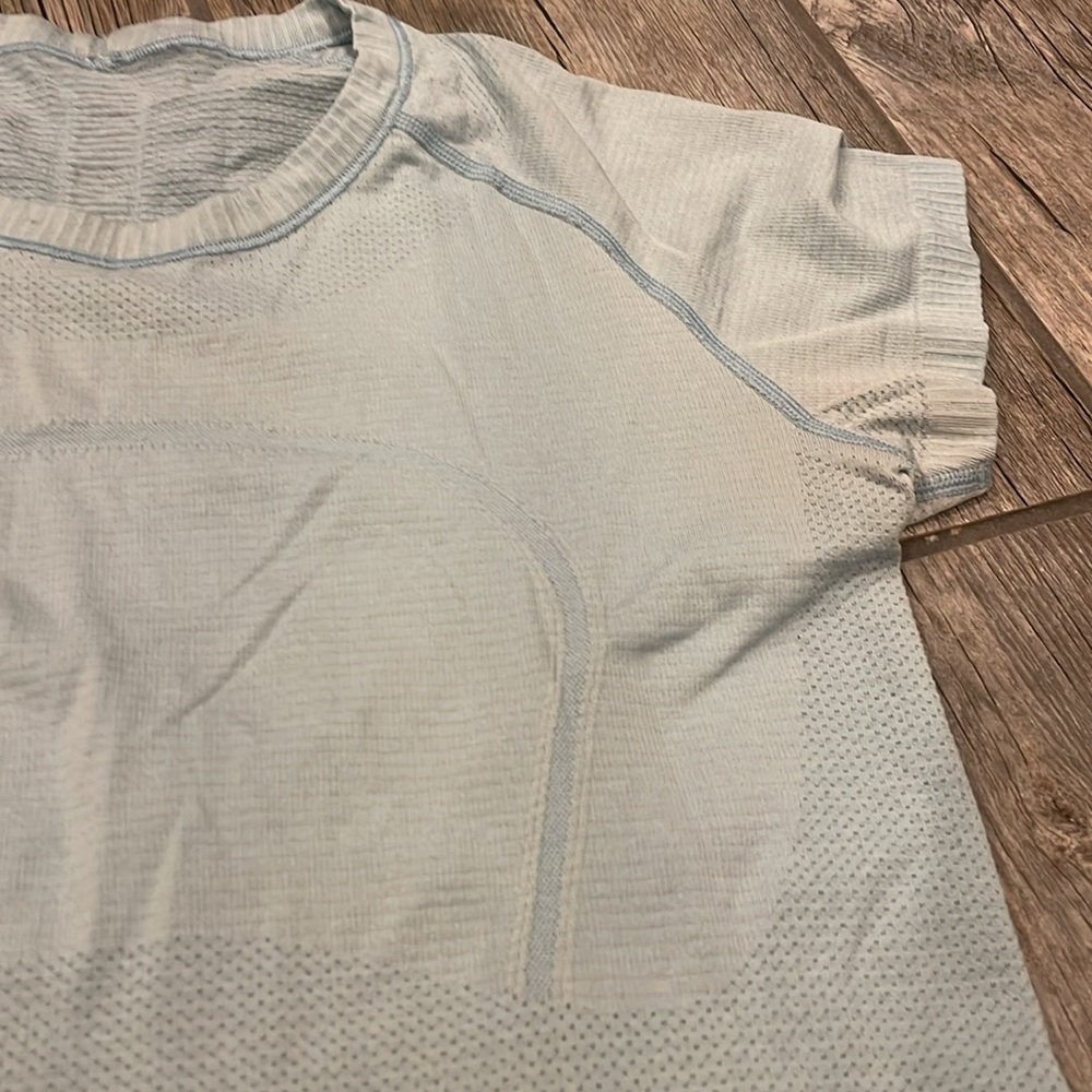 LULULEMON Swiftly Tech Short Sleeve Top - Picture 4 of 7